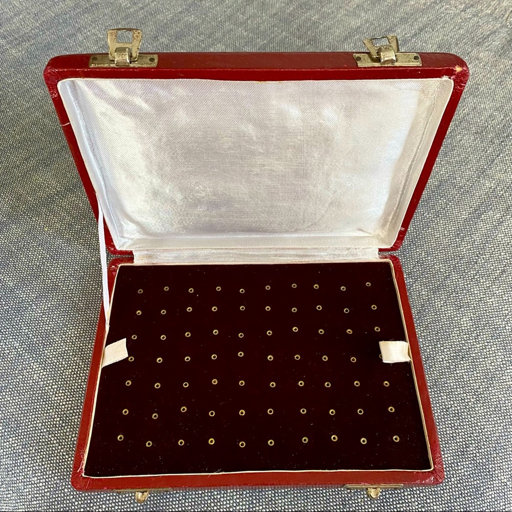 Vintage earring holder/ jewelry box
